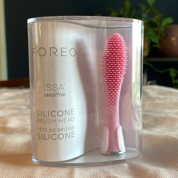 FOREO ISSA Toothbrush Sensitive Silicone Brush Head Pink BNIB - Picture 1 of 4